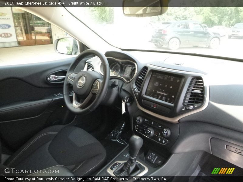 Bright White / Black 2016 Jeep Cherokee Latitude 4x4