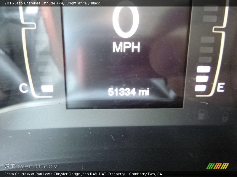 Bright White / Black 2016 Jeep Cherokee Latitude 4x4