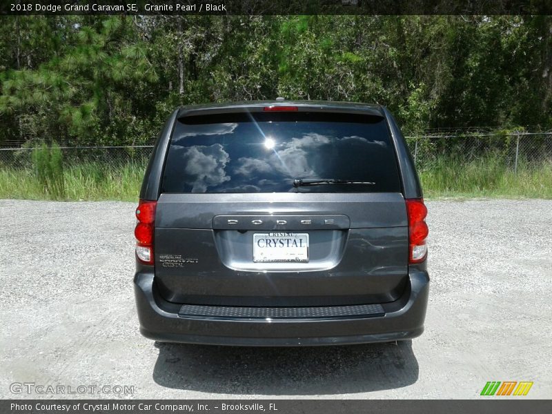 Granite Pearl / Black 2018 Dodge Grand Caravan SE