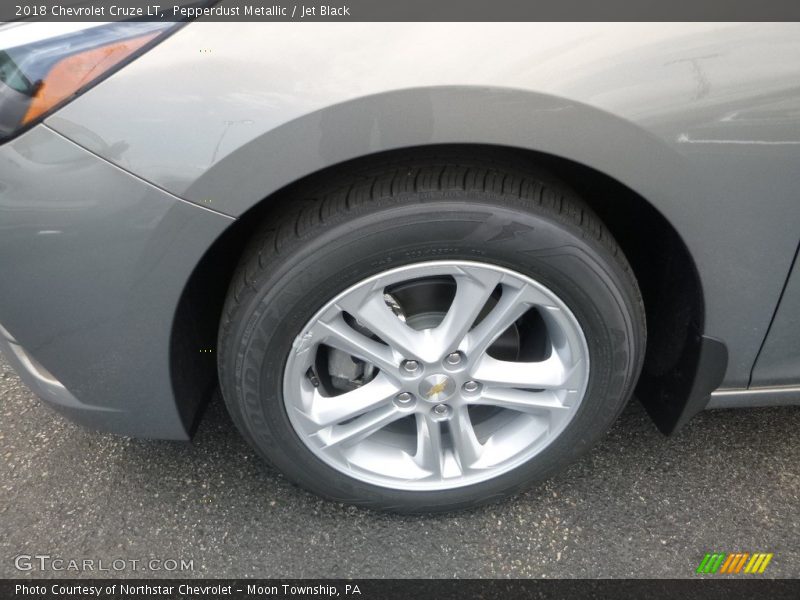 Pepperdust Metallic / Jet Black 2018 Chevrolet Cruze LT