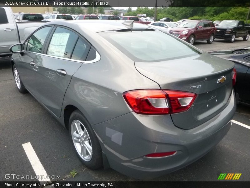 Pepperdust Metallic / Jet Black 2018 Chevrolet Cruze LT