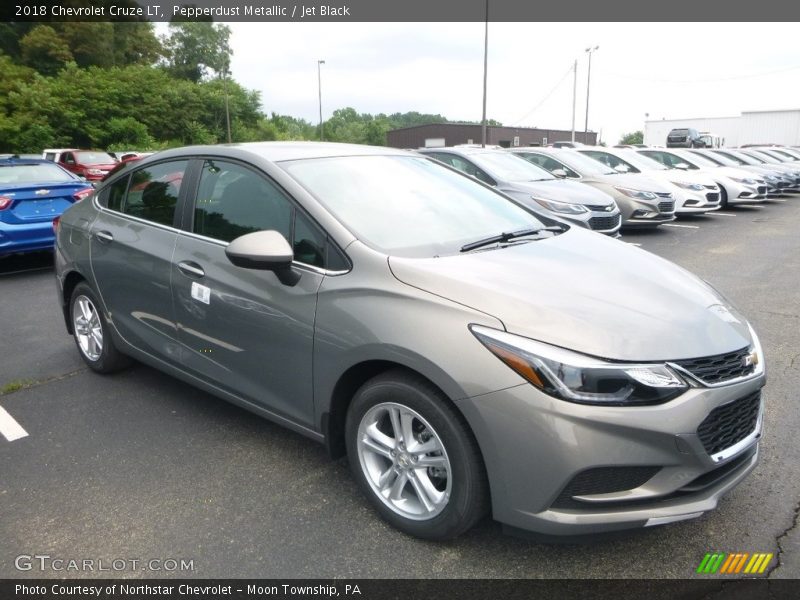 Pepperdust Metallic / Jet Black 2018 Chevrolet Cruze LT