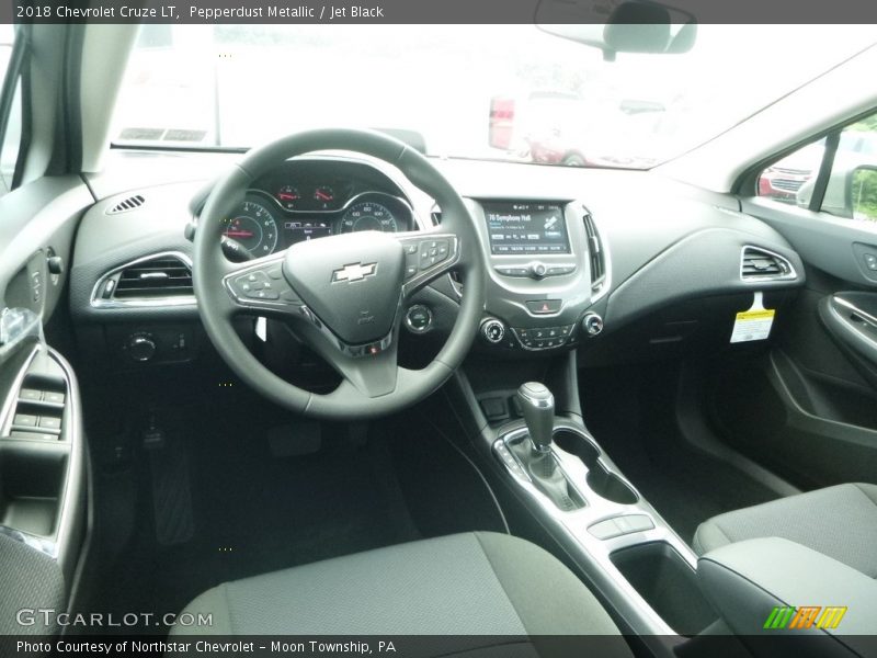 Pepperdust Metallic / Jet Black 2018 Chevrolet Cruze LT
