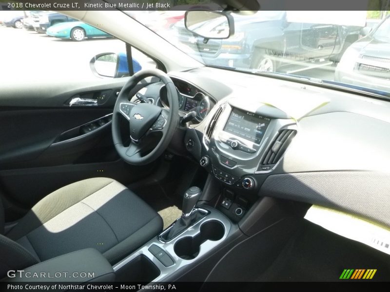 Kinetic Blue Metallic / Jet Black 2018 Chevrolet Cruze LT