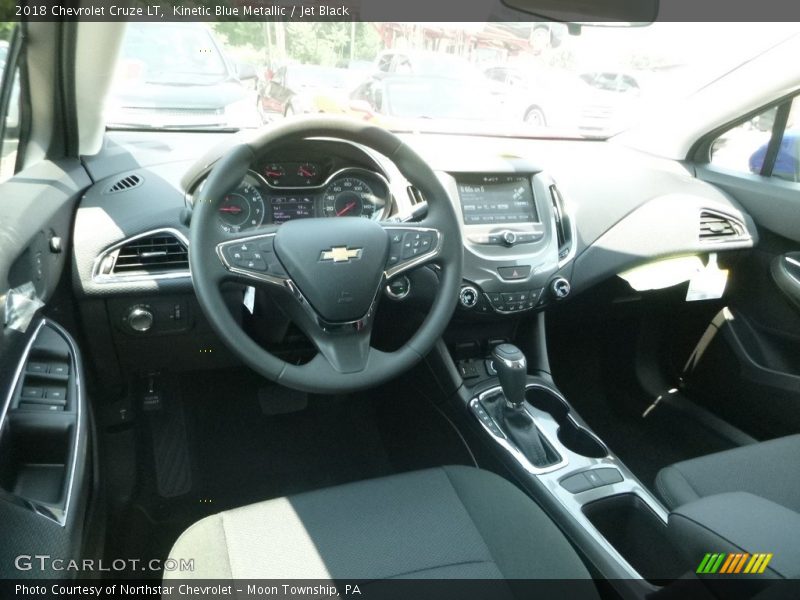 Kinetic Blue Metallic / Jet Black 2018 Chevrolet Cruze LT