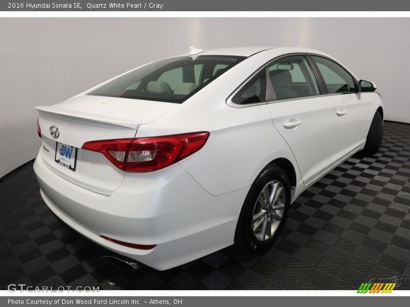 Quartz White Pearl / Gray 2016 Hyundai Sonata SE