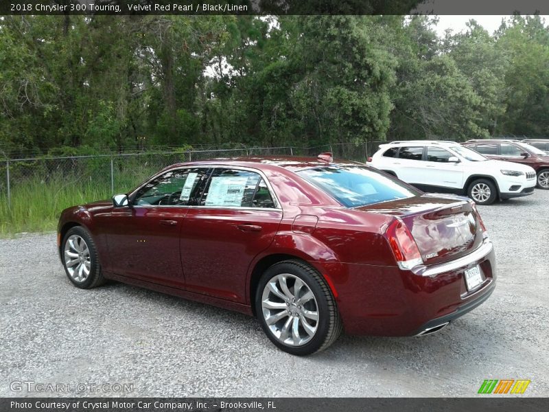 Velvet Red Pearl / Black/Linen 2018 Chrysler 300 Touring