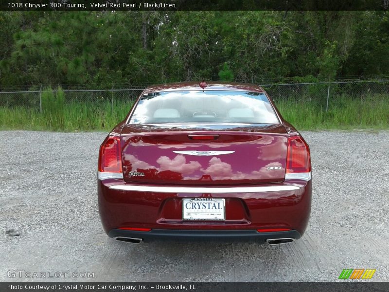 Velvet Red Pearl / Black/Linen 2018 Chrysler 300 Touring