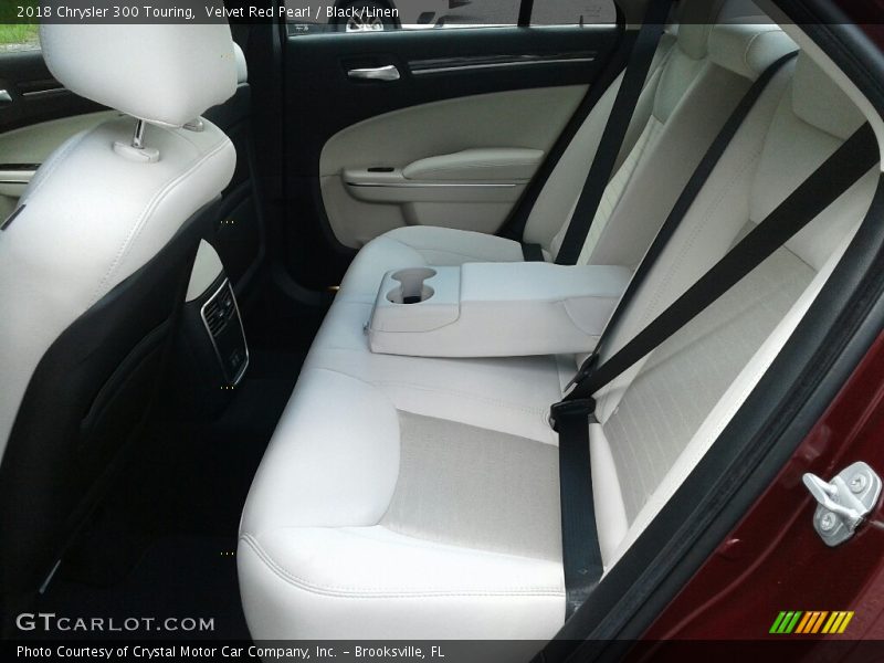 Velvet Red Pearl / Black/Linen 2018 Chrysler 300 Touring