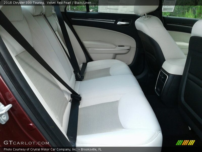 Velvet Red Pearl / Black/Linen 2018 Chrysler 300 Touring