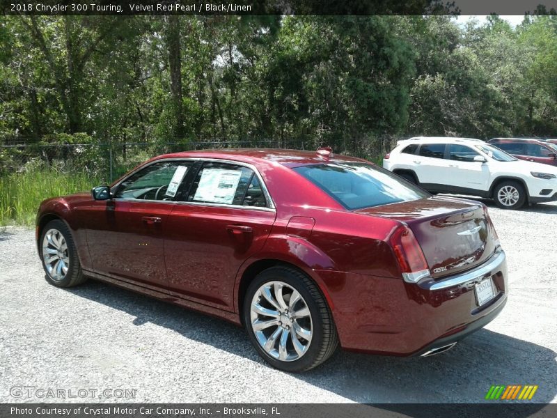 Velvet Red Pearl / Black/Linen 2018 Chrysler 300 Touring