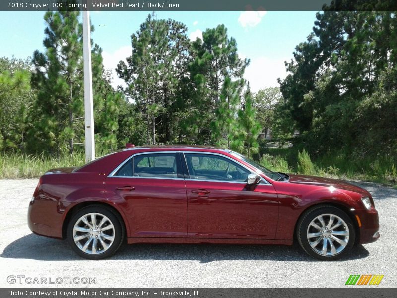 Velvet Red Pearl / Black/Linen 2018 Chrysler 300 Touring