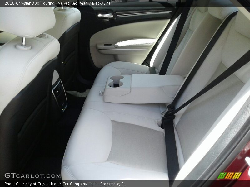 Velvet Red Pearl / Black/Linen 2018 Chrysler 300 Touring