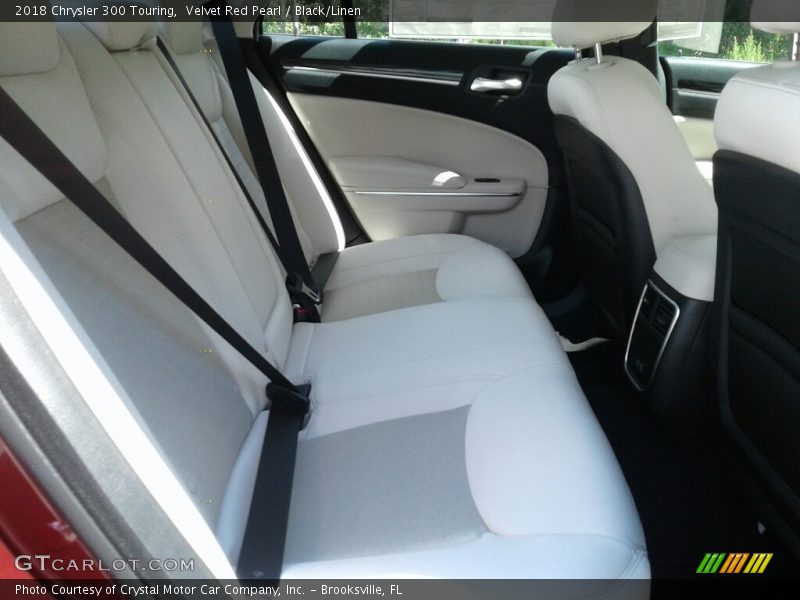Velvet Red Pearl / Black/Linen 2018 Chrysler 300 Touring