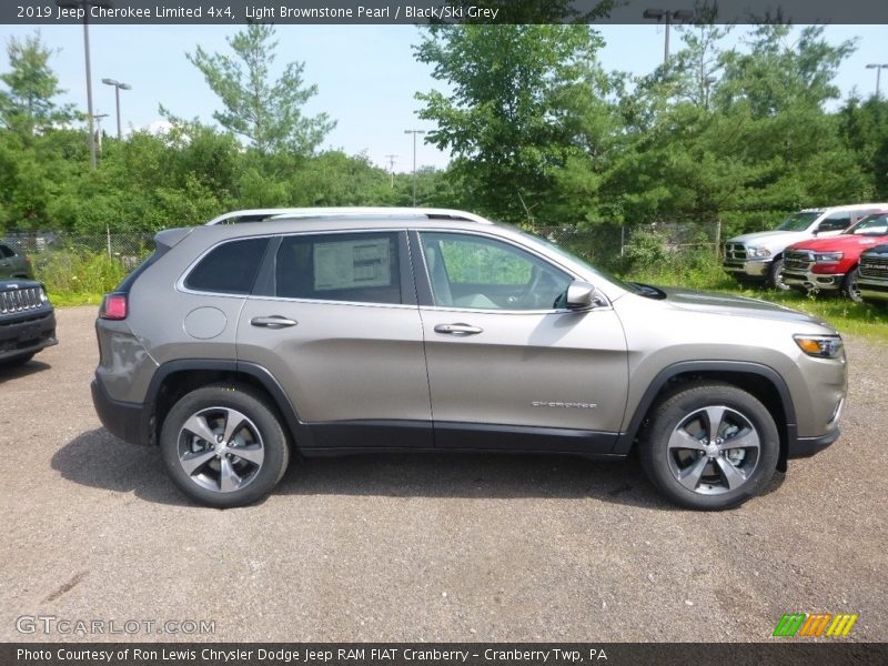 Light Brownstone Pearl / Black/Ski Grey 2019 Jeep Cherokee Limited 4x4