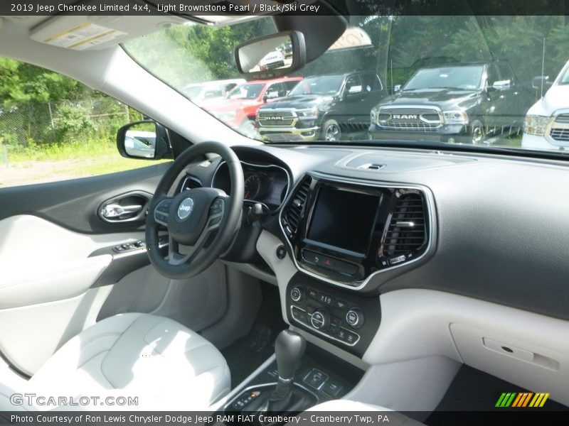 Light Brownstone Pearl / Black/Ski Grey 2019 Jeep Cherokee Limited 4x4