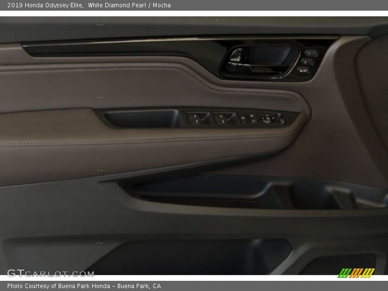 White Diamond Pearl / Mocha 2019 Honda Odyssey Elite