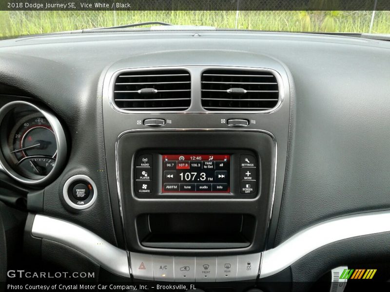 Vice White / Black 2018 Dodge Journey SE