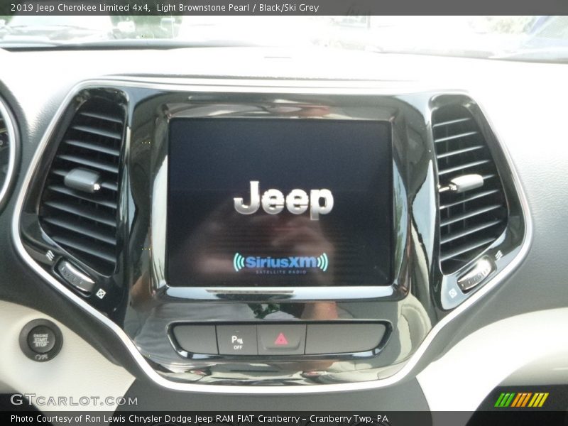 Light Brownstone Pearl / Black/Ski Grey 2019 Jeep Cherokee Limited 4x4