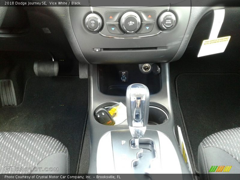 Vice White / Black 2018 Dodge Journey SE