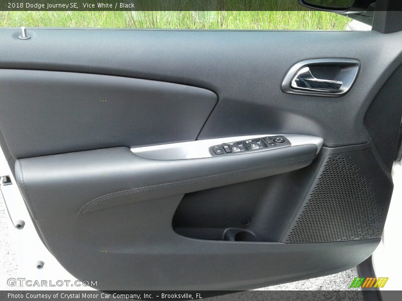 Vice White / Black 2018 Dodge Journey SE