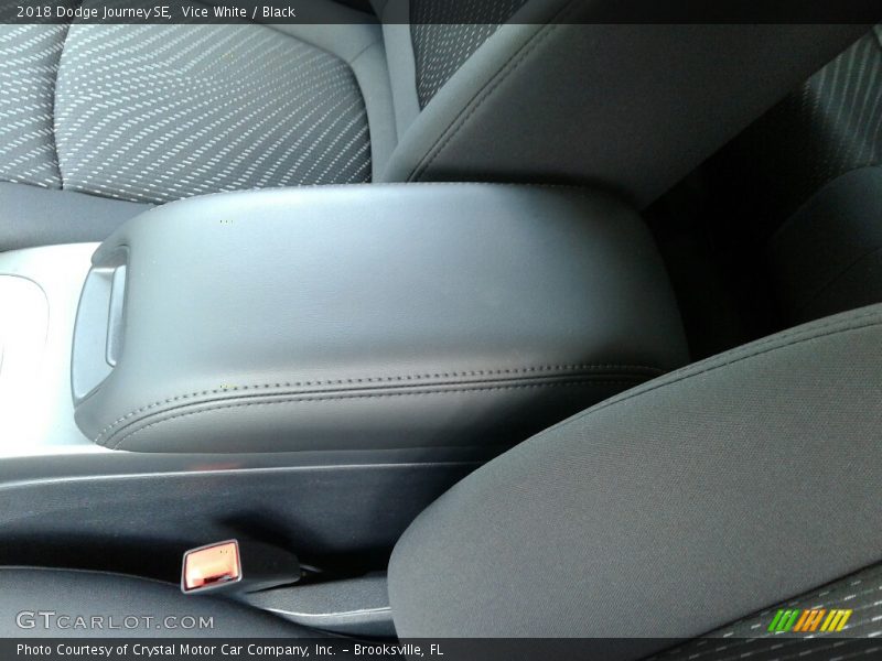 Vice White / Black 2018 Dodge Journey SE