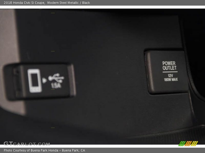 Modern Steel Metallic / Black 2018 Honda Civic Si Coupe