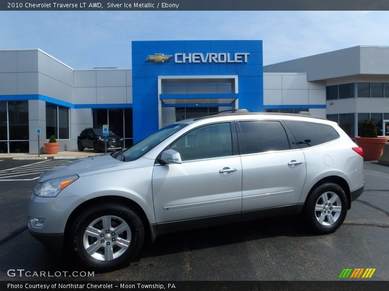 Silver Ice Metallic / Ebony 2010 Chevrolet Traverse LT AWD