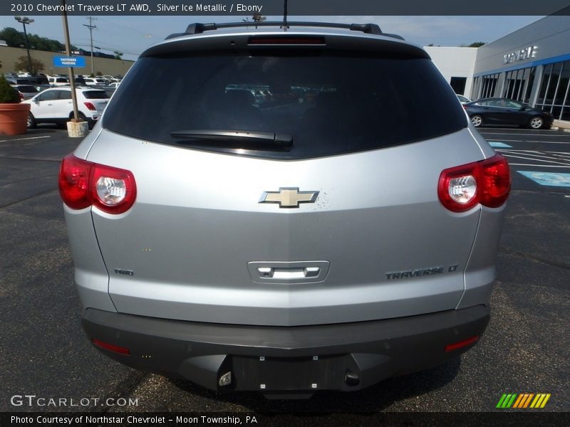 Silver Ice Metallic / Ebony 2010 Chevrolet Traverse LT AWD