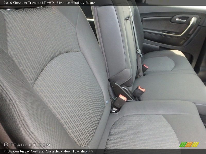 Silver Ice Metallic / Ebony 2010 Chevrolet Traverse LT AWD