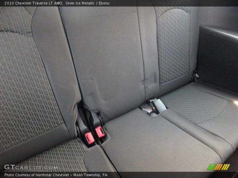 Silver Ice Metallic / Ebony 2010 Chevrolet Traverse LT AWD