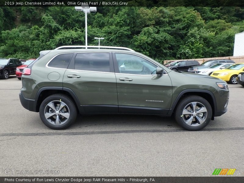 Olive Green Pearl / Black/Ski Grey 2019 Jeep Cherokee Limited 4x4