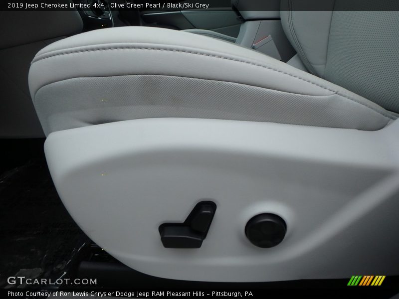 Olive Green Pearl / Black/Ski Grey 2019 Jeep Cherokee Limited 4x4