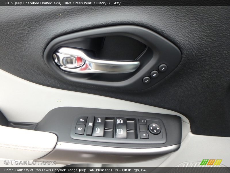 Olive Green Pearl / Black/Ski Grey 2019 Jeep Cherokee Limited 4x4