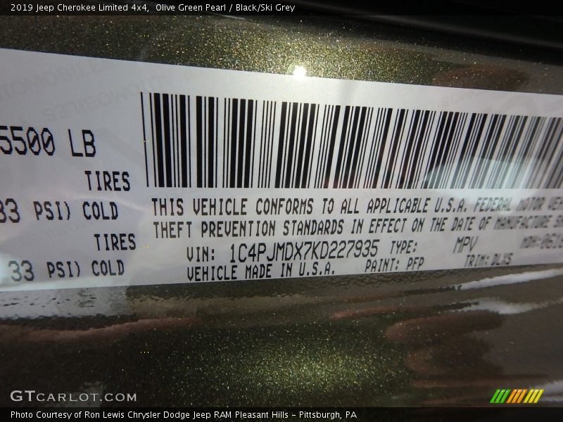 Olive Green Pearl / Black/Ski Grey 2019 Jeep Cherokee Limited 4x4