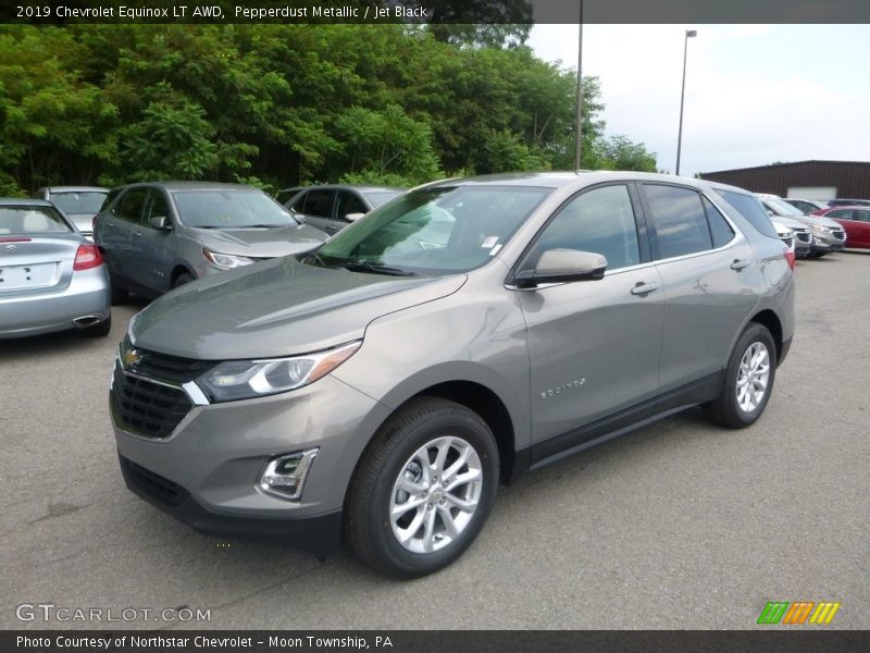 Front 3/4 View of 2019 Equinox LT AWD