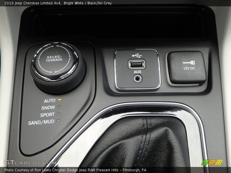 Bright White / Black/Ski Grey 2019 Jeep Cherokee Limited 4x4