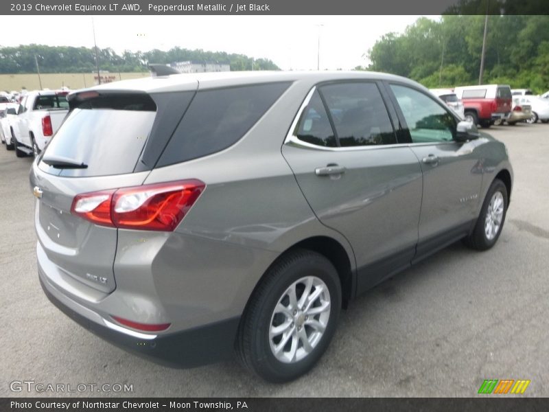 Pepperdust Metallic / Jet Black 2019 Chevrolet Equinox LT AWD