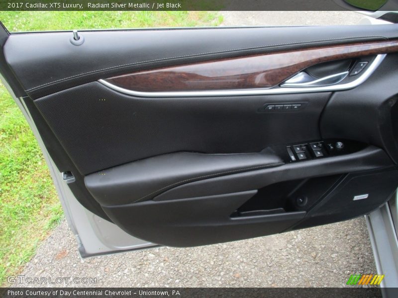 Radiant Silver Metallic / Jet Black 2017 Cadillac XTS Luxury