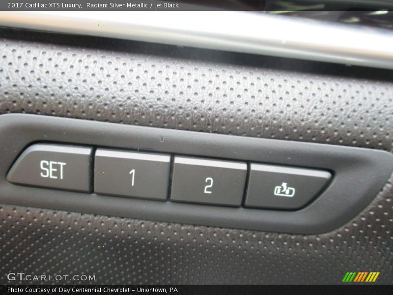 Radiant Silver Metallic / Jet Black 2017 Cadillac XTS Luxury