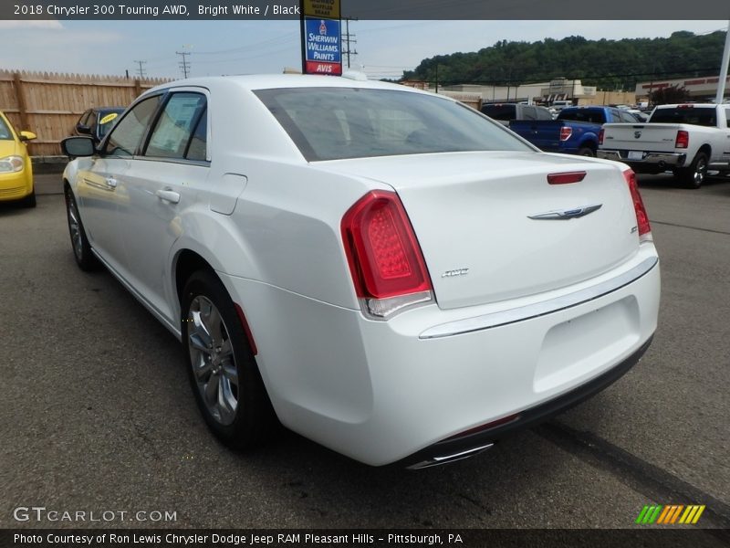 Bright White / Black 2018 Chrysler 300 Touring AWD