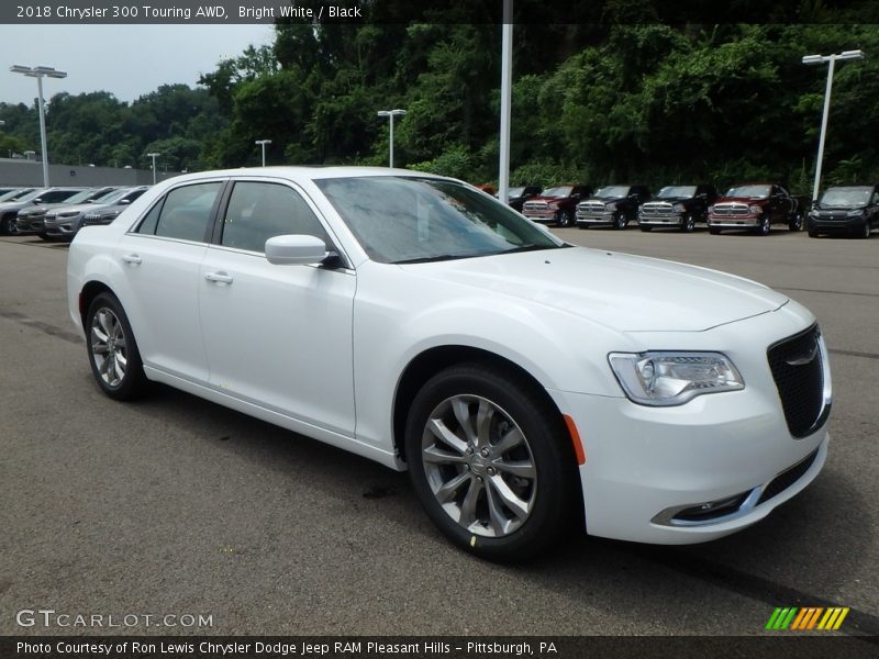 Bright White / Black 2018 Chrysler 300 Touring AWD