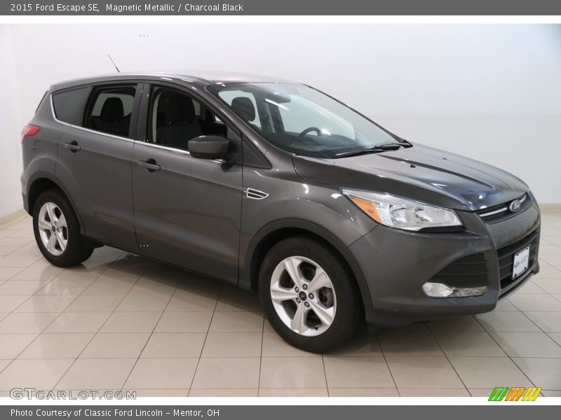 Magnetic Metallic / Charcoal Black 2015 Ford Escape SE