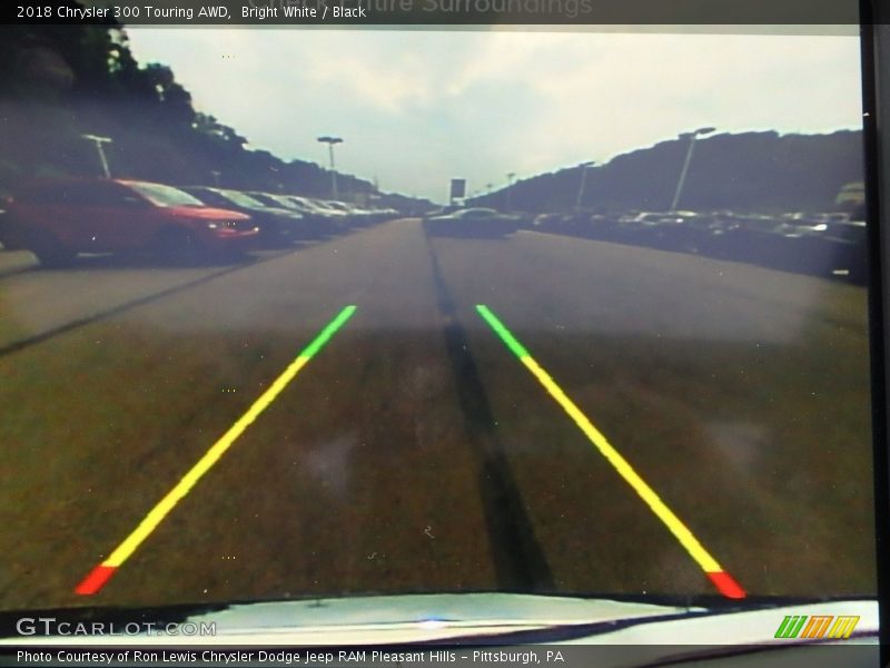 Bright White / Black 2018 Chrysler 300 Touring AWD