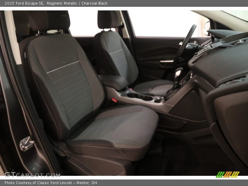 Magnetic Metallic / Charcoal Black 2015 Ford Escape SE