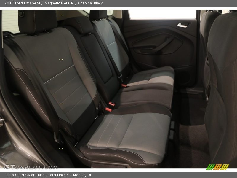 Magnetic Metallic / Charcoal Black 2015 Ford Escape SE