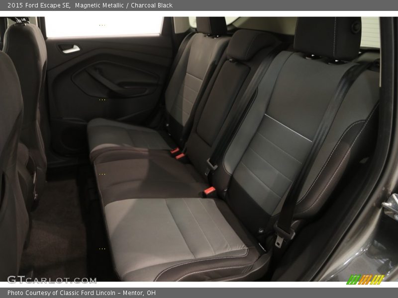 Magnetic Metallic / Charcoal Black 2015 Ford Escape SE