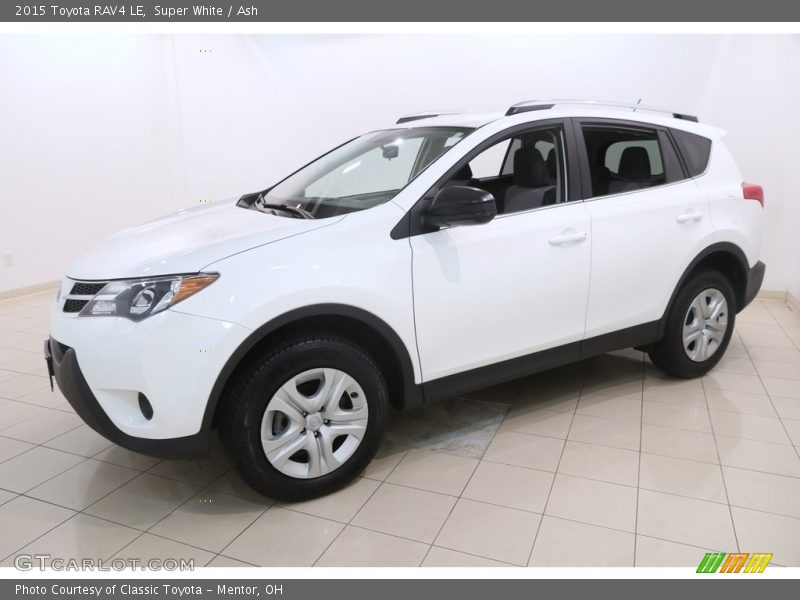 Super White / Ash 2015 Toyota RAV4 LE