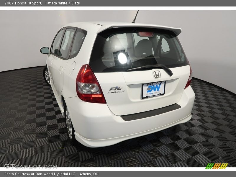 Taffeta White / Black 2007 Honda Fit Sport