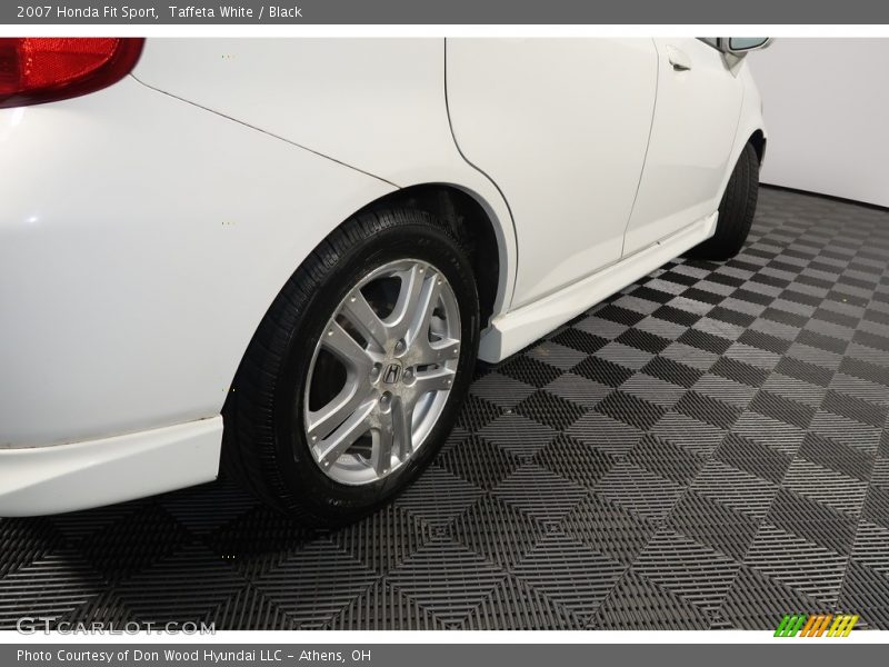Taffeta White / Black 2007 Honda Fit Sport